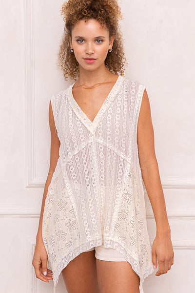 Daisy Does It Lace Top in Cream/Multi
