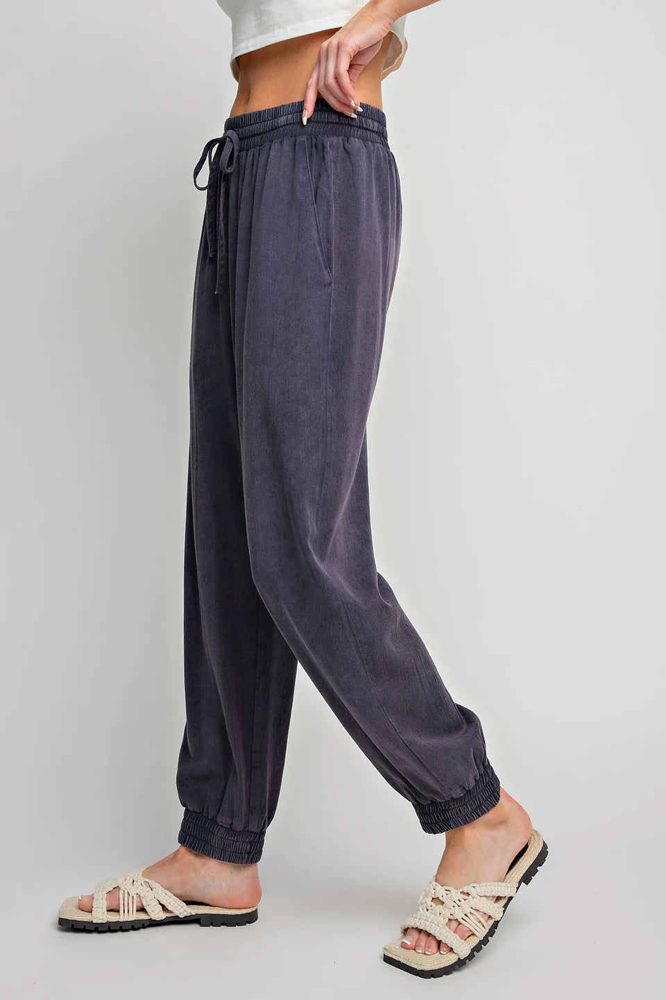 The Devon Jogger Mineral Washed Jogger Pants in Washed Navy