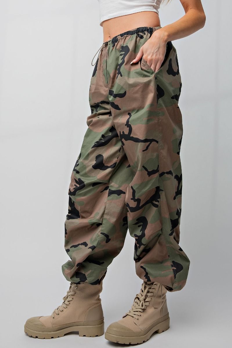 Hot Shot 90's Toggle Cargo Pants in Military Camo